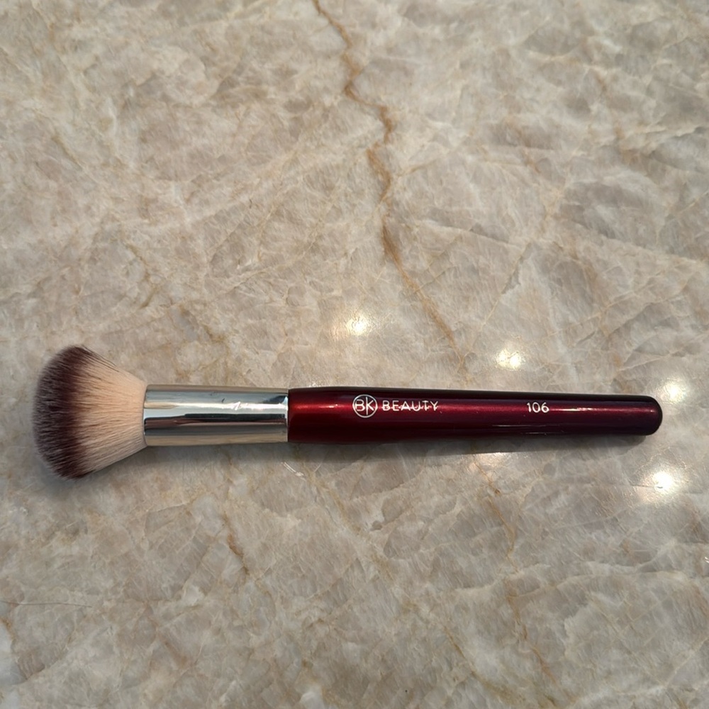 BK Beauty 106 round foundation on brush